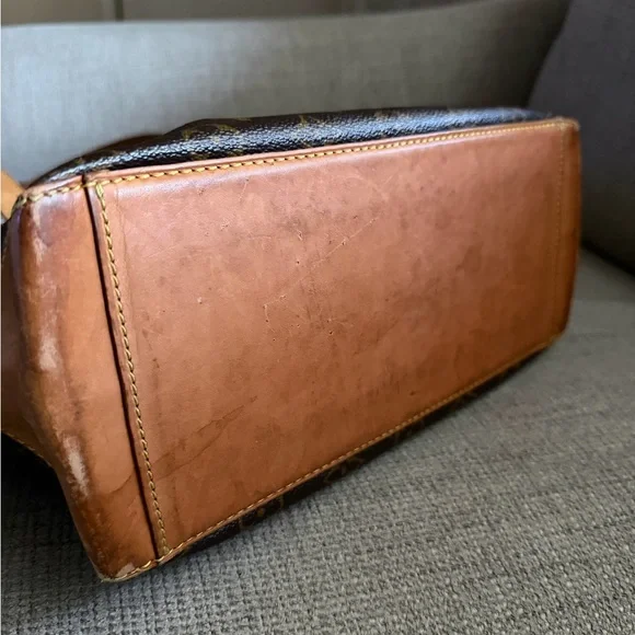 Louis Vuitton Monogram Tote - Picture 9 of 12